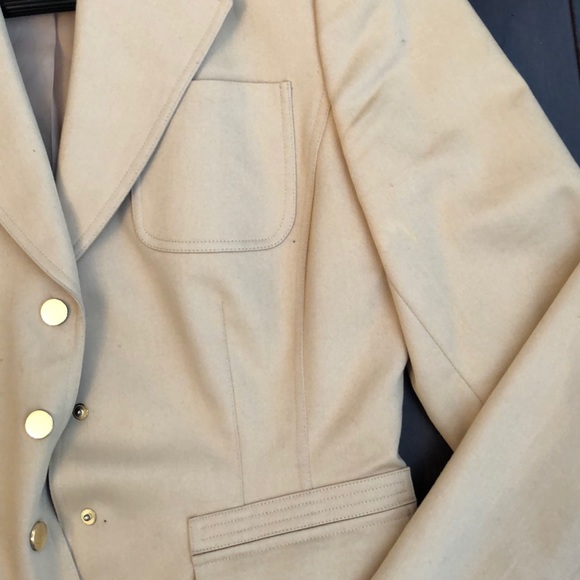 Beige Tahari Blazer - Picture 5 of 8